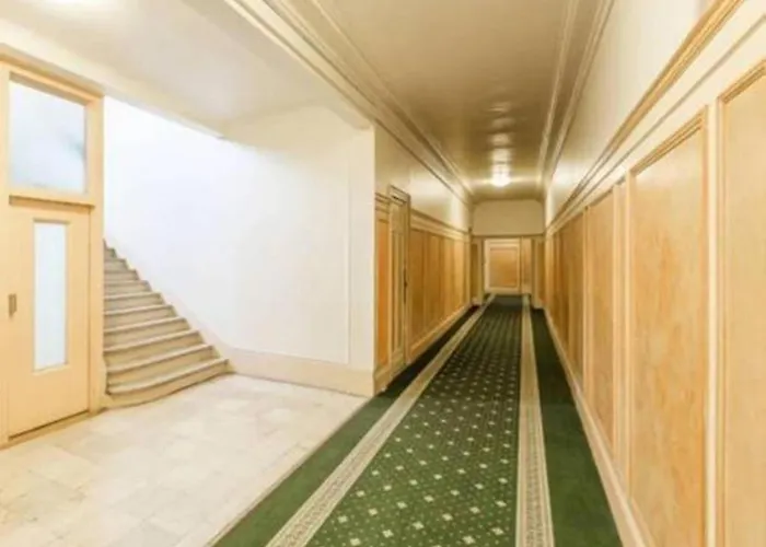 - Avenue Champs-elysee Apartman *